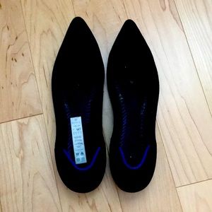 Rothy's pointed black